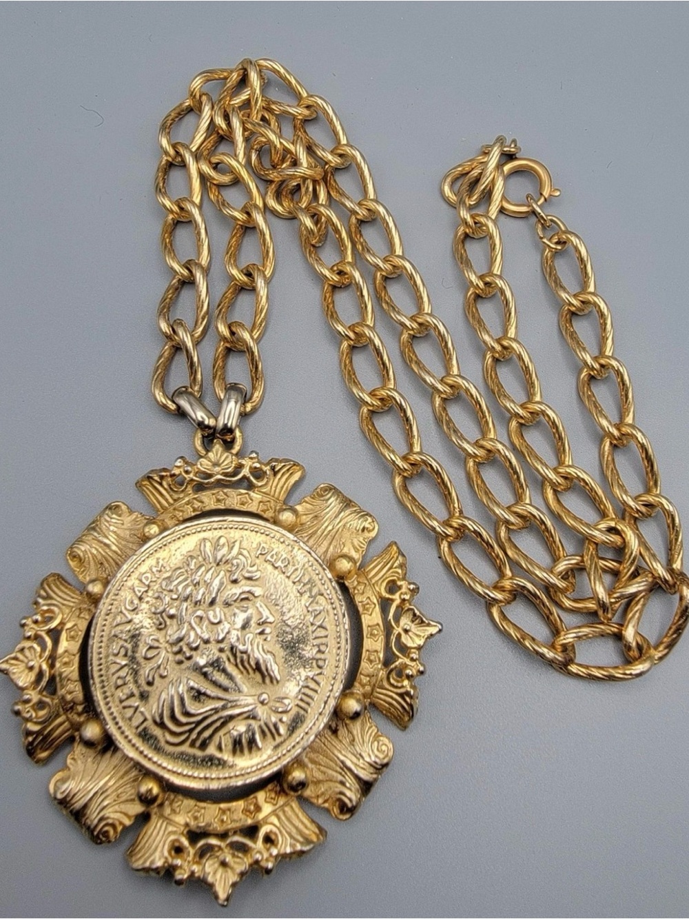 NAPIER Rare Double-Sided Gold Coin Medallion Pendant Necklace - Picture 2 of 6